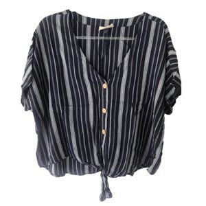 Womens button down - Short Sleeve - Tie at waist - Crop Top  SZ XXL